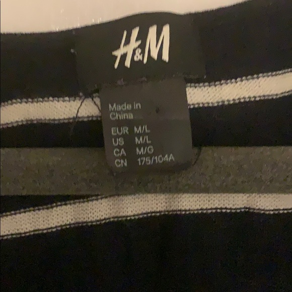 H&M black and white striped sweater - Picture 2 of 4